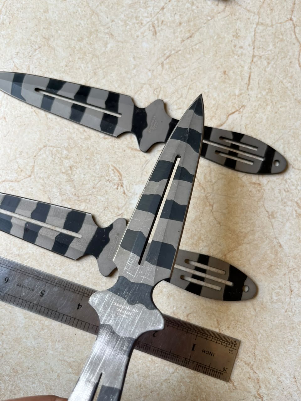 ZT032 Tactical Throwing Knife Set (3-Piece) - Grey/Black Striped - Image 2