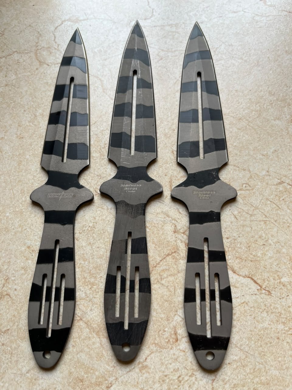 ZT032 Tactical Throwing Knife Set (3-Piece) - Grey/Black Striped - Image 4
