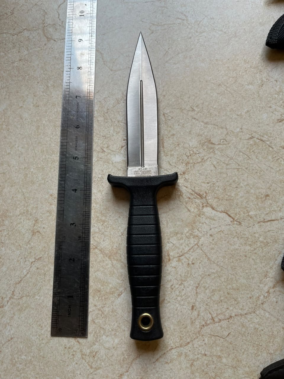 Tactical Fixed-Blade Dagger with Guard(ZT037) - Image 4